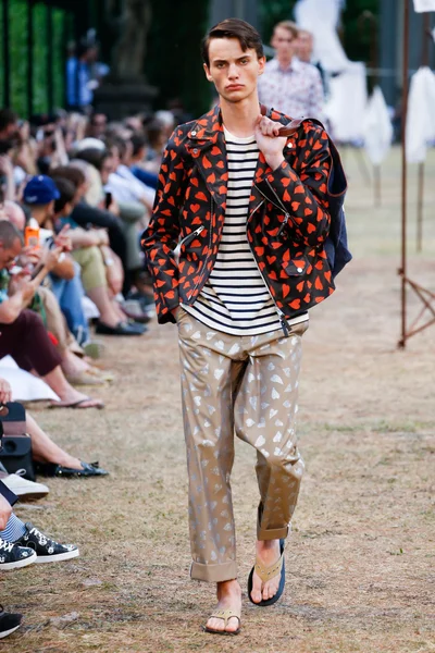 Look 5